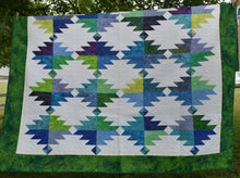 Load image into Gallery viewer, Full/queen quilt