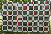 Load image into Gallery viewer, Christmas throw quilt