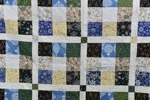 Load image into Gallery viewer, Christmas throw quilt
