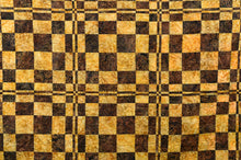 Load image into Gallery viewer, Throw quilt
