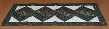 Load image into Gallery viewer, Holiday table runner