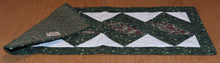 Load image into Gallery viewer, Holiday table runner