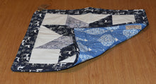 Load image into Gallery viewer, Holiday table runner