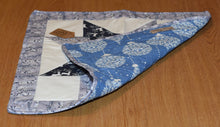 Load image into Gallery viewer, Holiday table runner