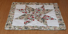 Load image into Gallery viewer, Holiday table runner