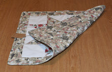 Load image into Gallery viewer, Holiday table runner