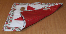 Load image into Gallery viewer, Holiday table runner