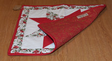 Load image into Gallery viewer, Holiday table runner