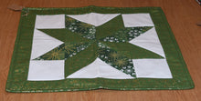 Load image into Gallery viewer, Holiday table runner