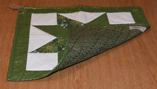 Load image into Gallery viewer, Holiday table runner