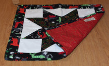 Load image into Gallery viewer, Holiday table runner