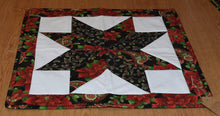 Load image into Gallery viewer, Holiday table runner