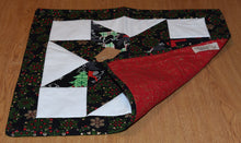 Load image into Gallery viewer, Holiday table runner