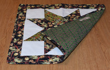 Load image into Gallery viewer, Holiday table runner