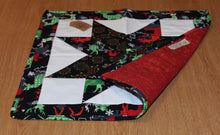 Load image into Gallery viewer, Holiday table runner