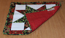 Load image into Gallery viewer, Holiday table runner