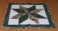 Load image into Gallery viewer, Holiday table runner