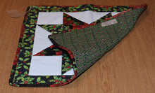 Load image into Gallery viewer, Holiday table runner