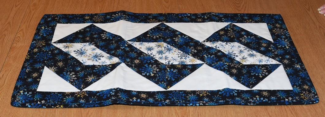 Holiday table runner
