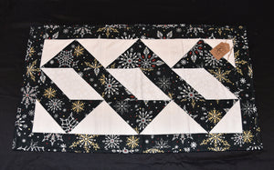 Holiday table runner